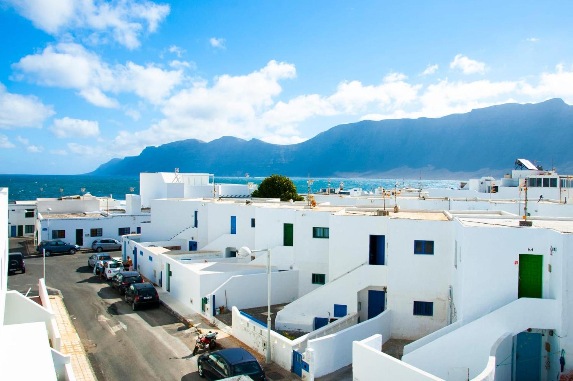Atico Surf Apartment Famara Bagian luar foto