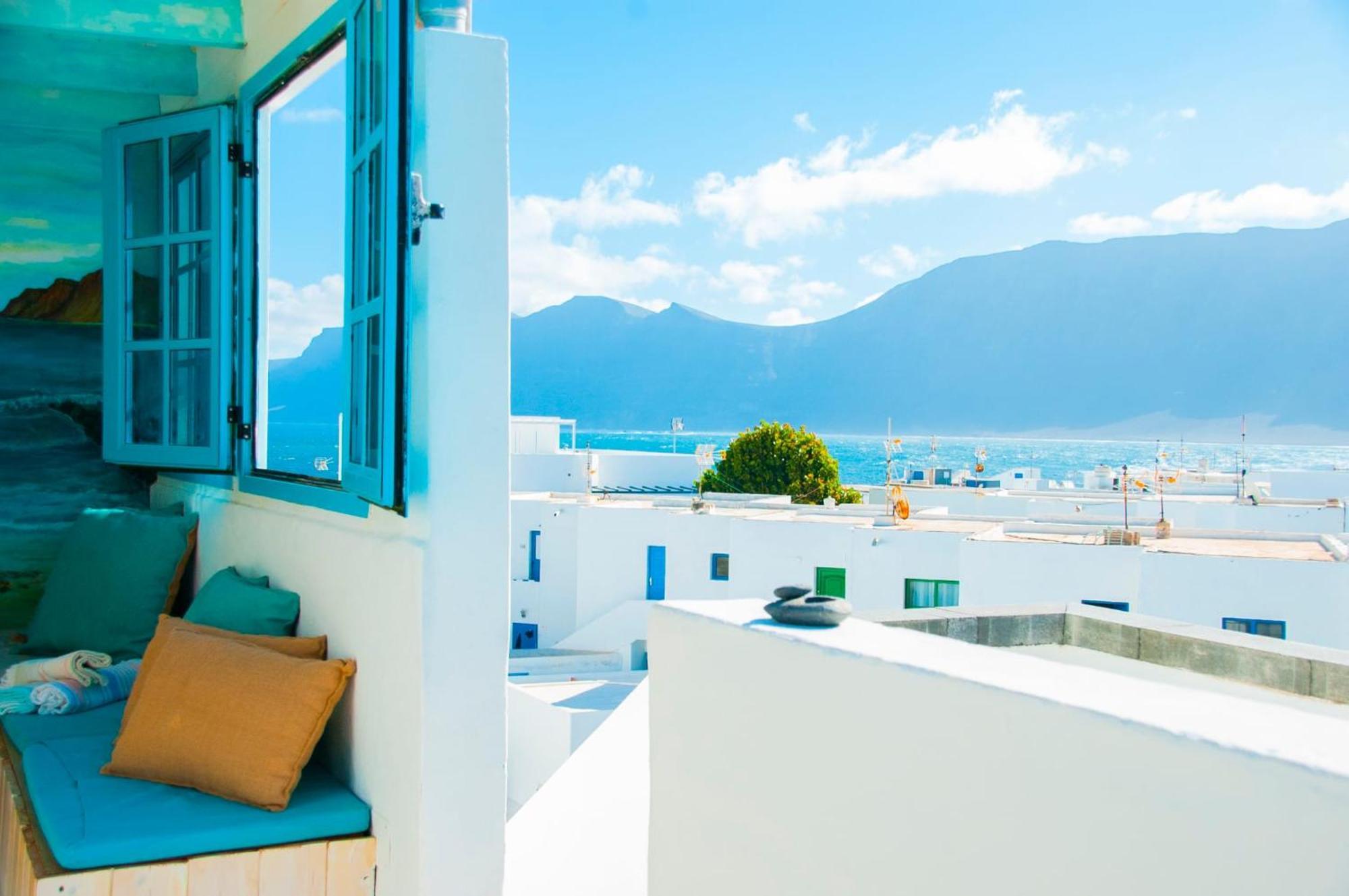 Atico Surf Apartment Famara Bagian luar foto