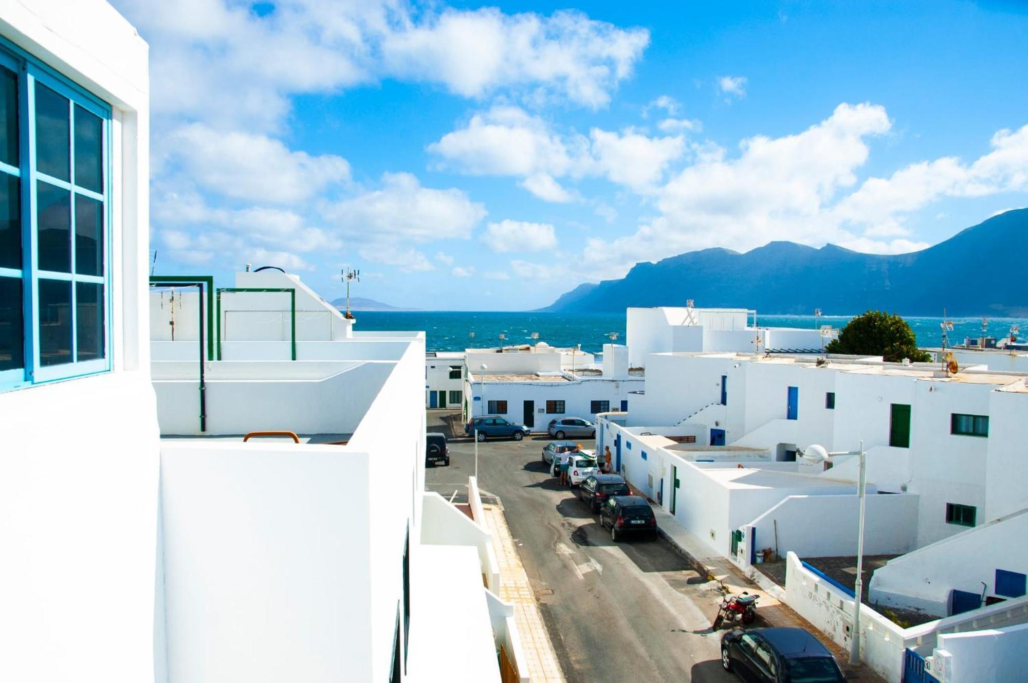 Atico Surf Apartment Famara Bagian luar foto